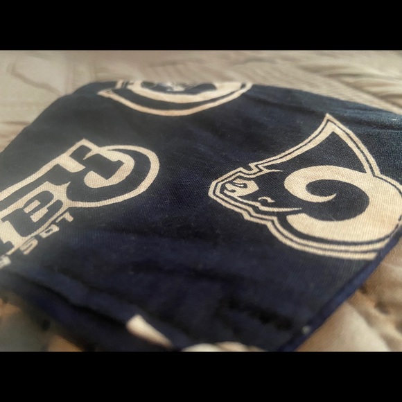 LA Rams Mask - Picture 3 of 3